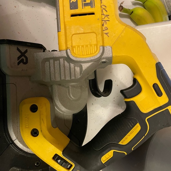 Dewalt 20 Volt Deep Cut Porta Band - Picture 3 of 3